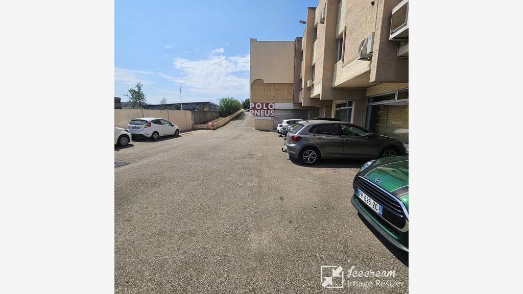 AV murs vides 46m² bureaux ou médical à Antibes