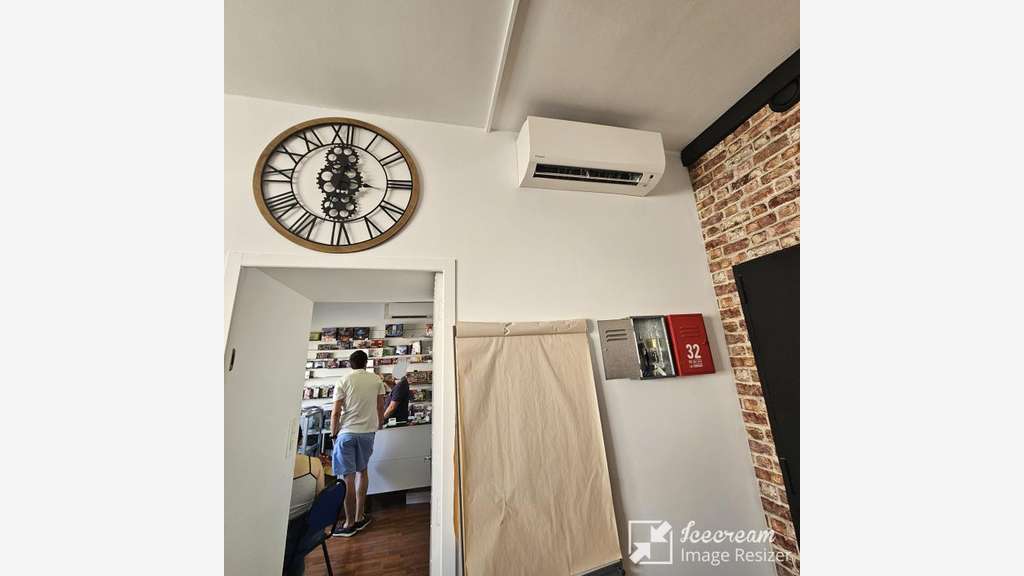 AV murs vides 46m² bureaux ou médical à Antibes