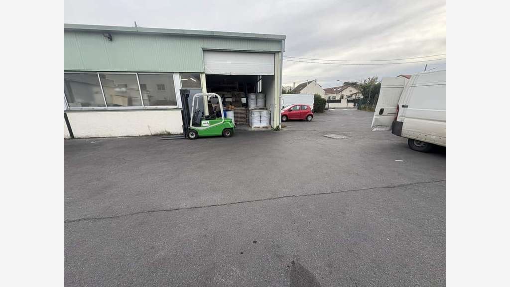 À vendre local d'activités 1 250m² à Argenteuil