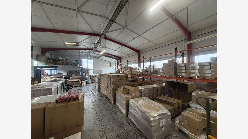 À vendre local d'activités 1 250m² à Argenteuil
