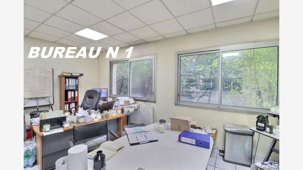 Locaux indépendants + stockage 1100m² à Argenteuil