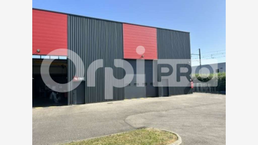 AV local d'activité de 2224m² à Arnas proche A6