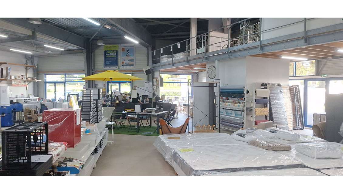 En exclusivité local professionnel 690m² à Arzon