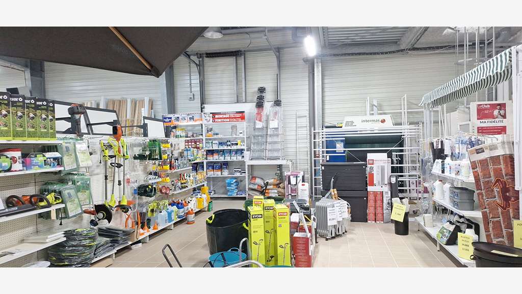 En exclusivité local professionnel 690m² à Arzon