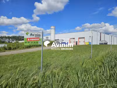 Cède site industriel avec 10584m² de bati Attignat