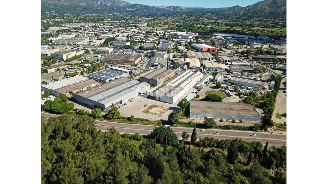 AUBAGNE - ENTREPOT à vendre