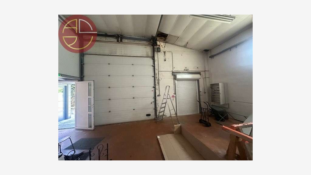 A vendre entrepôt 1315m² sur 2400m² à Aucamville