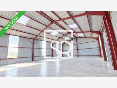 Entrepôt local d'activité à vendre à Aulnat