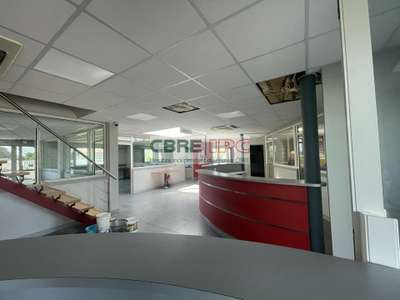 Vente local d'activités 1000m² à Auriac