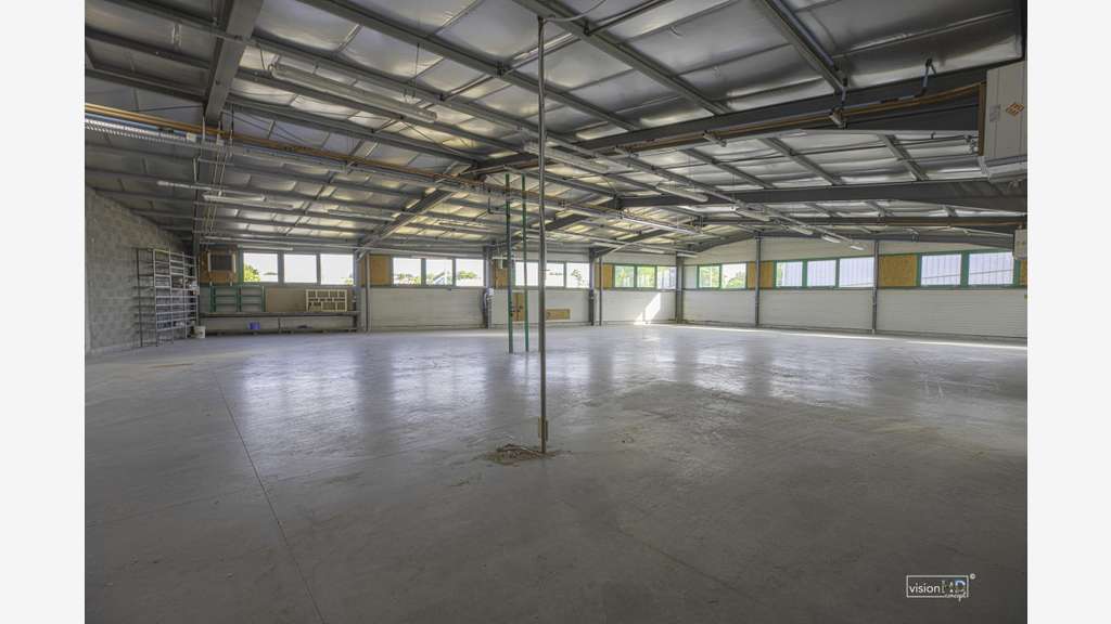 Aurillac - Local d'activité de 1171 M2
