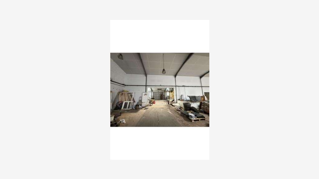 Vente local isolé et chauffé 167m² à Avignon