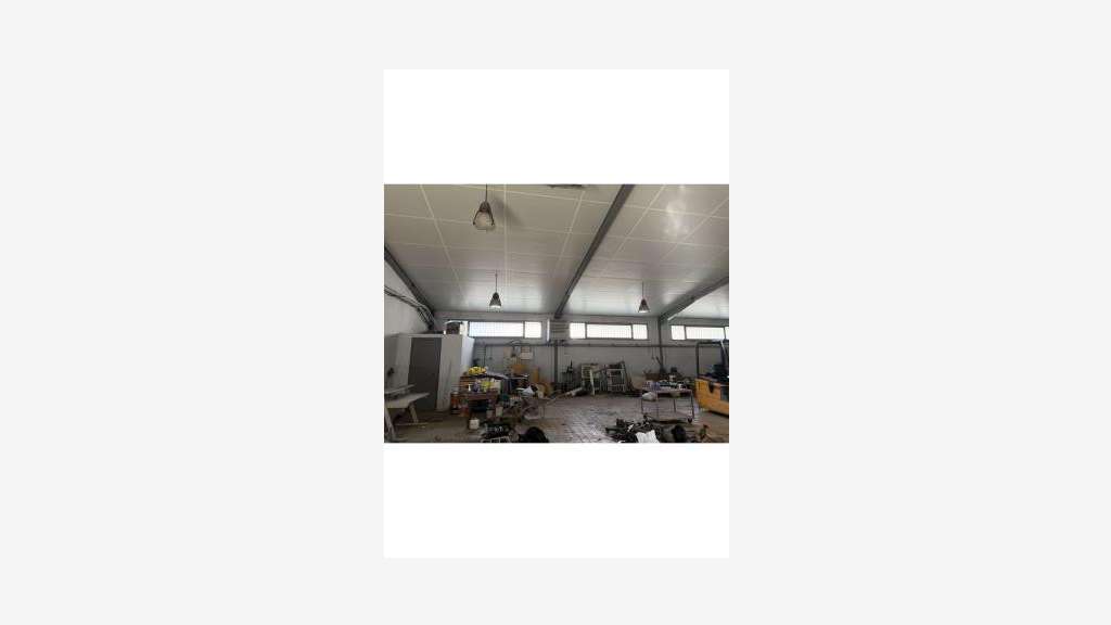Vente local isolé et chauffé 167m² à Avignon