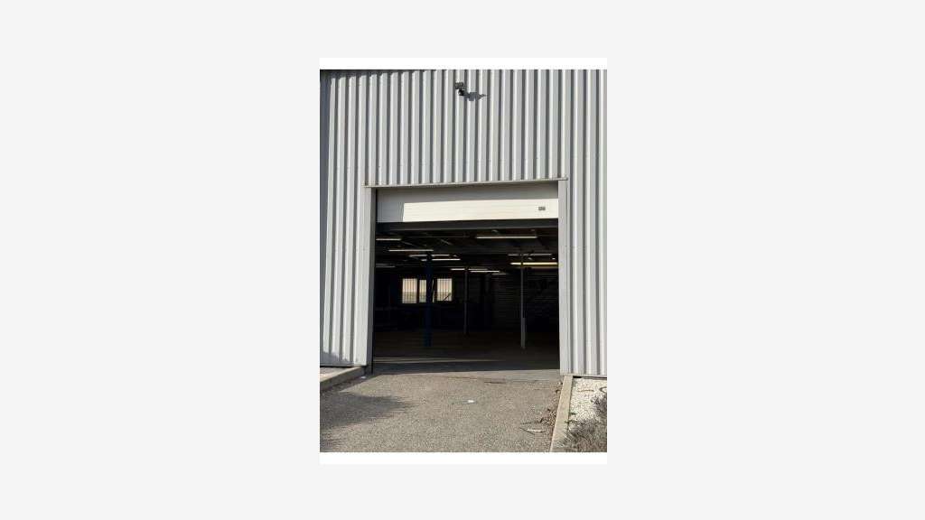 Vente local d'activité 1000m² ZA Massane à St Remy