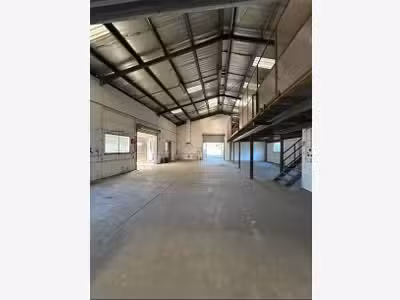 AV local d'activités 781m² ZA Courtine à Avignon