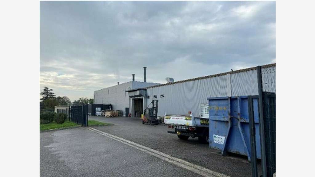 Local d'activités 5393m² à vendre à Balan (01)