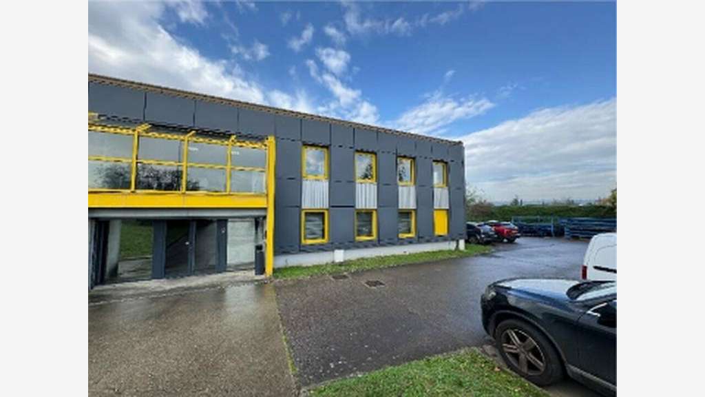 Local d'activités 5393m² à vendre à Balan (01)