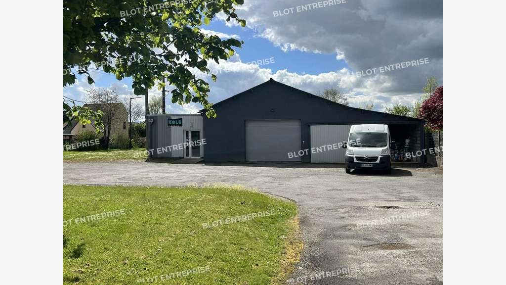 A vendre local d'activités bureaux 270m² à Balazé