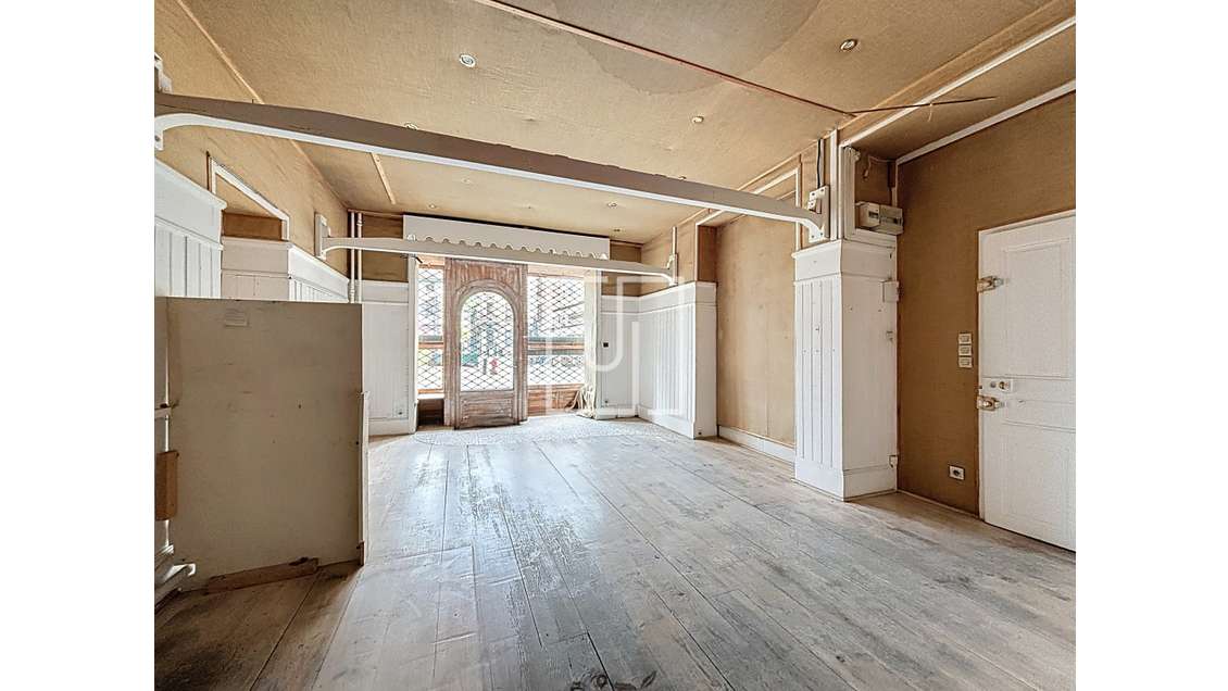 Vente murs libres 182m² place Manuel Barcelonnette