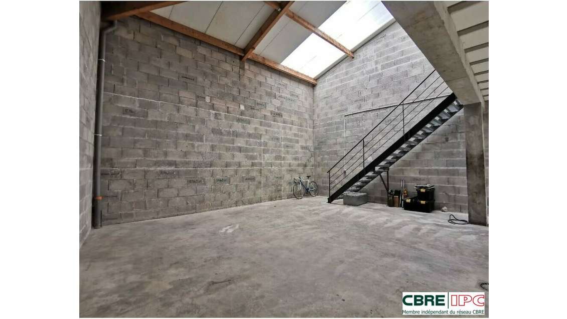 Vente local d'activités 131m² Bardos zone A64