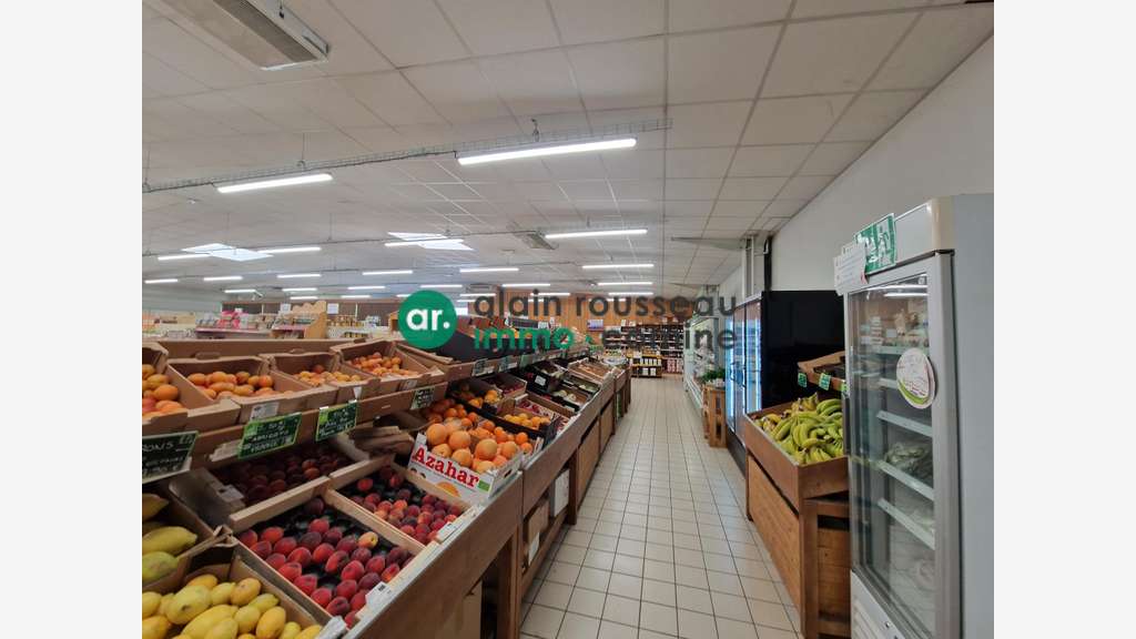A vendre local d'activité 500m² à Beaucouzé