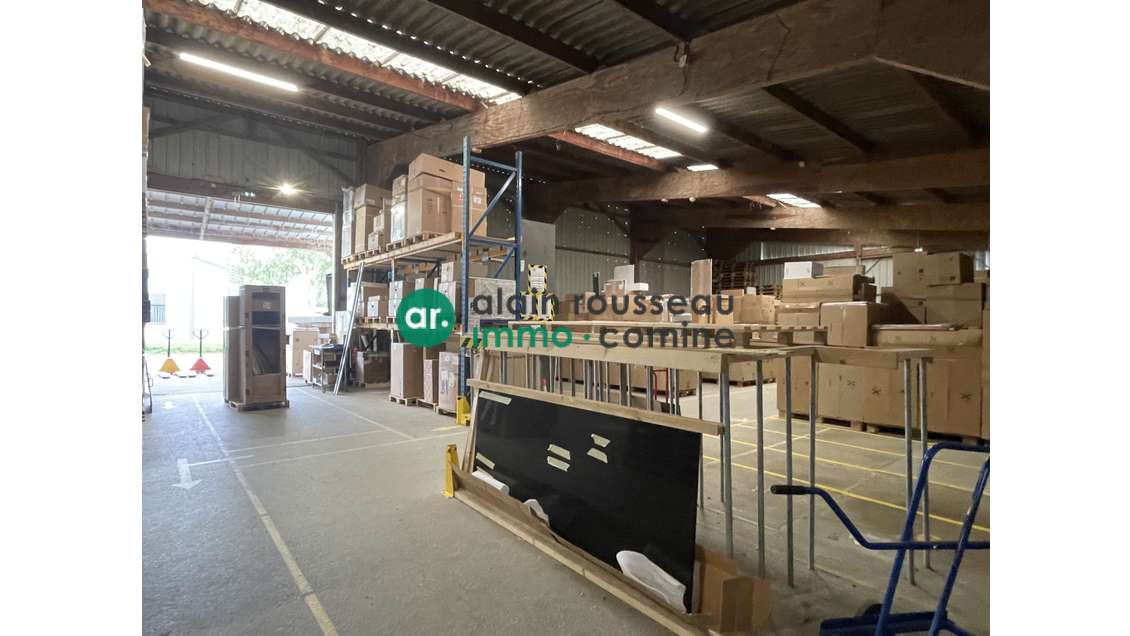 A vendre local activité 913m² à Beaucouze