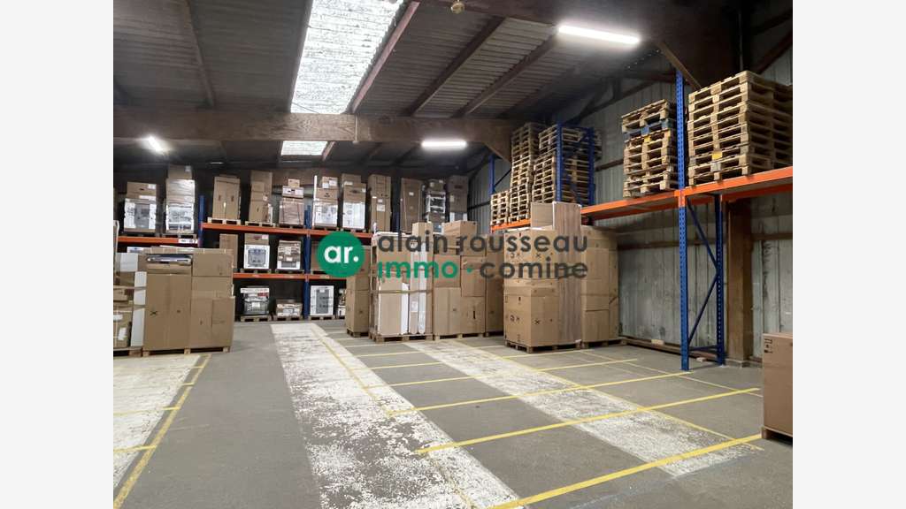 A vendre local activité 913m² à Beaucouze