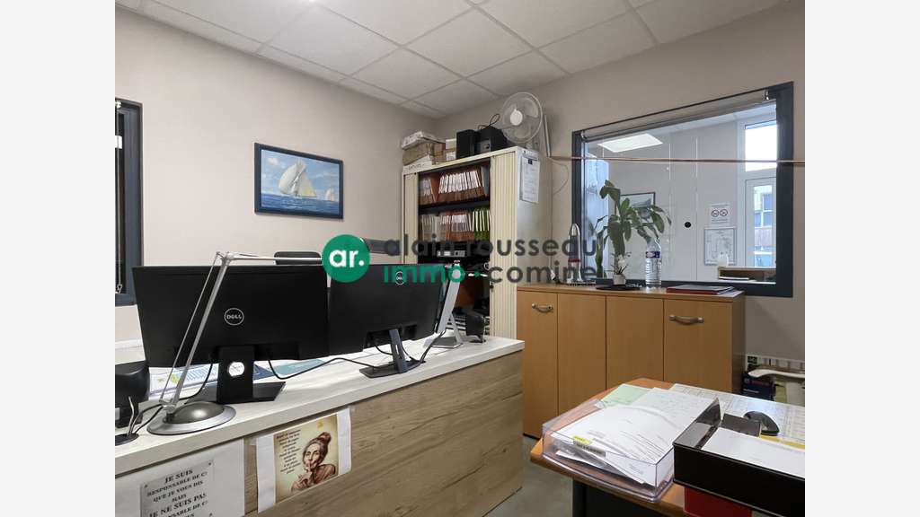 A vendre local activité 913m² à Beaucouze