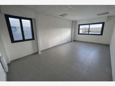 Local d'activité à vendre 312m² à Beaucouzé