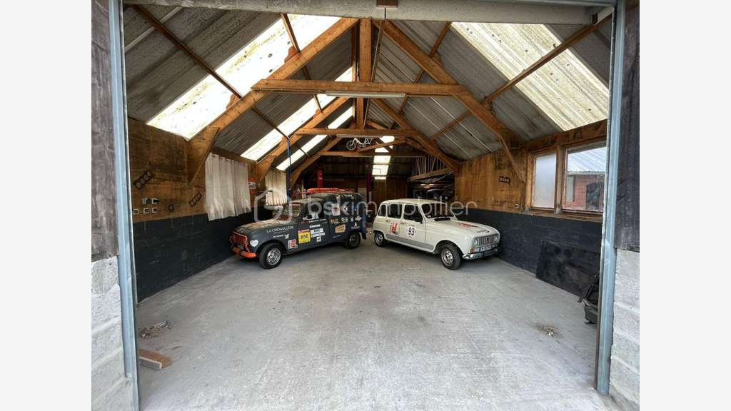 Vente atelier garage et dépendance sur 2400m²