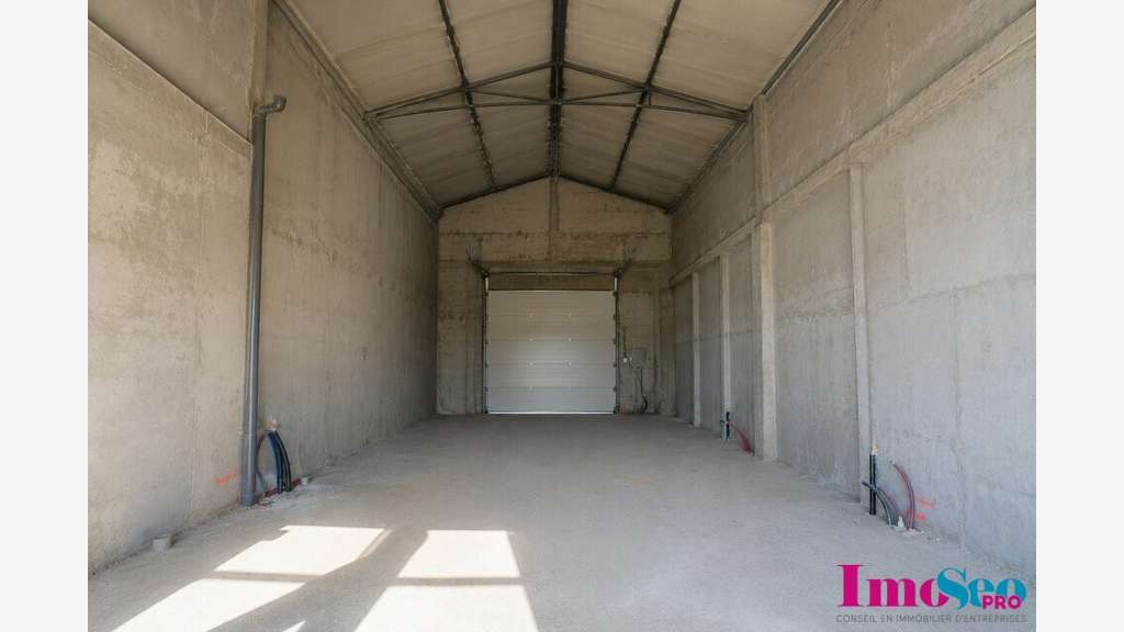 Entrepôt 142m² à vendre à Bègles