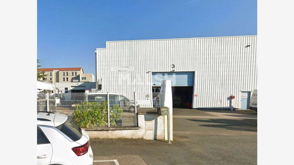 Vente locaux de 2690m² à Belleville-en-Beaujolais