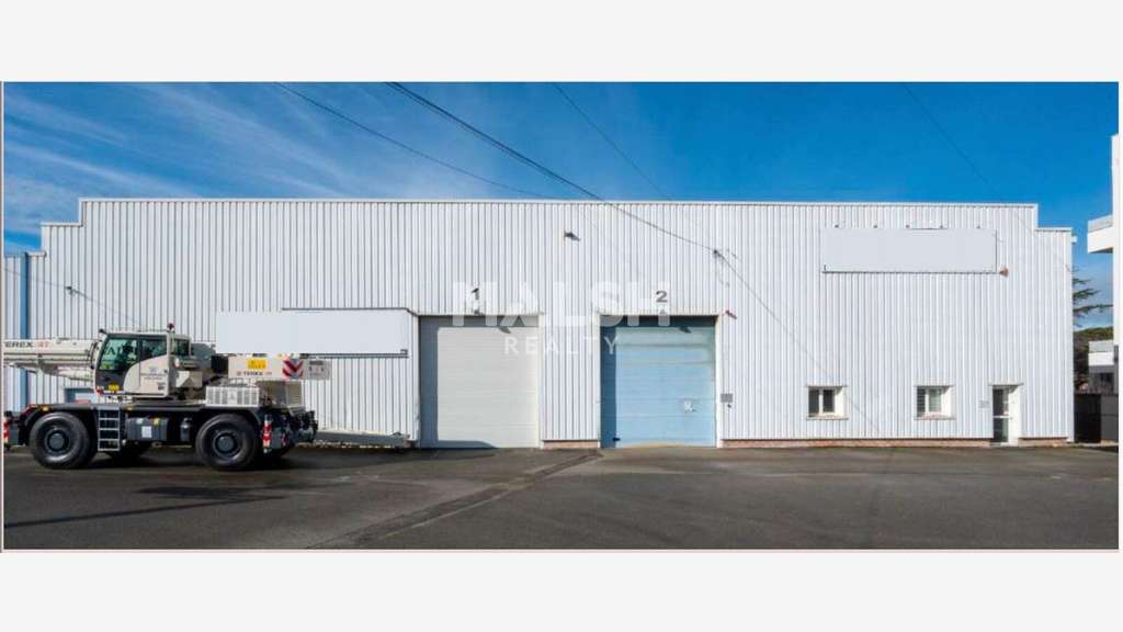 Vente locaux de 2690m² à Belleville-en-Beaujolais