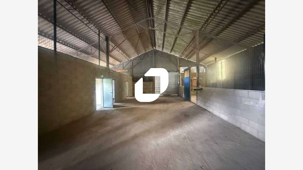 Vente Local d'activité 730m² Berville