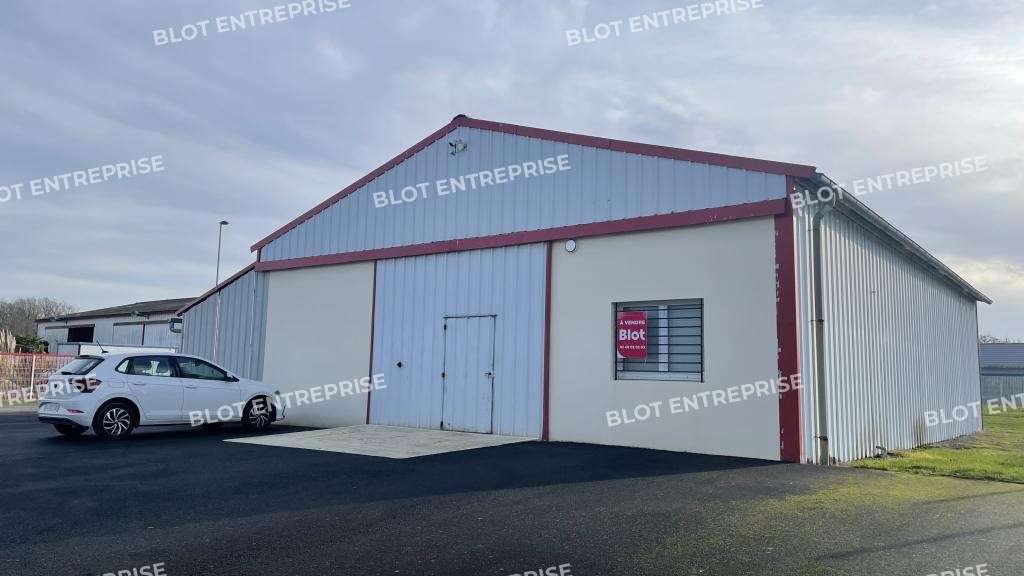 A vendre locaux d'activités 250m² à Besné