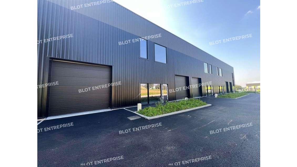A vendre cellule d'activités de 228m² à Betton