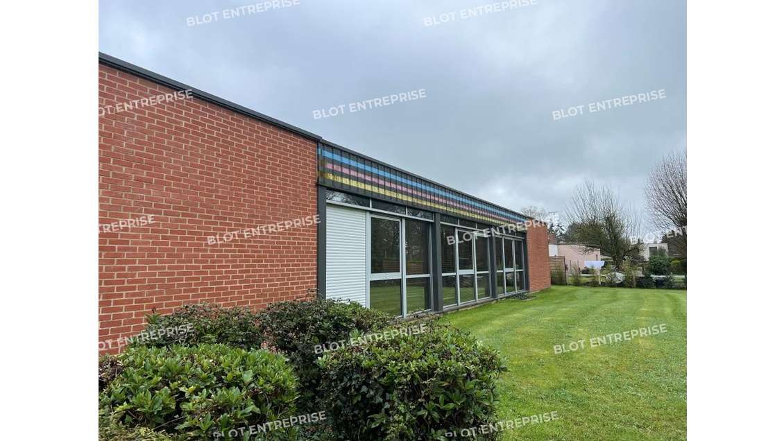 A vendre local d'activités de 975m² à Betton