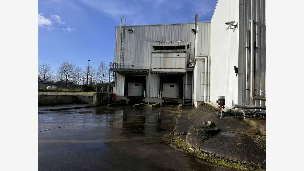 Entrepôt logistique de 8700m² à vendre à Betton