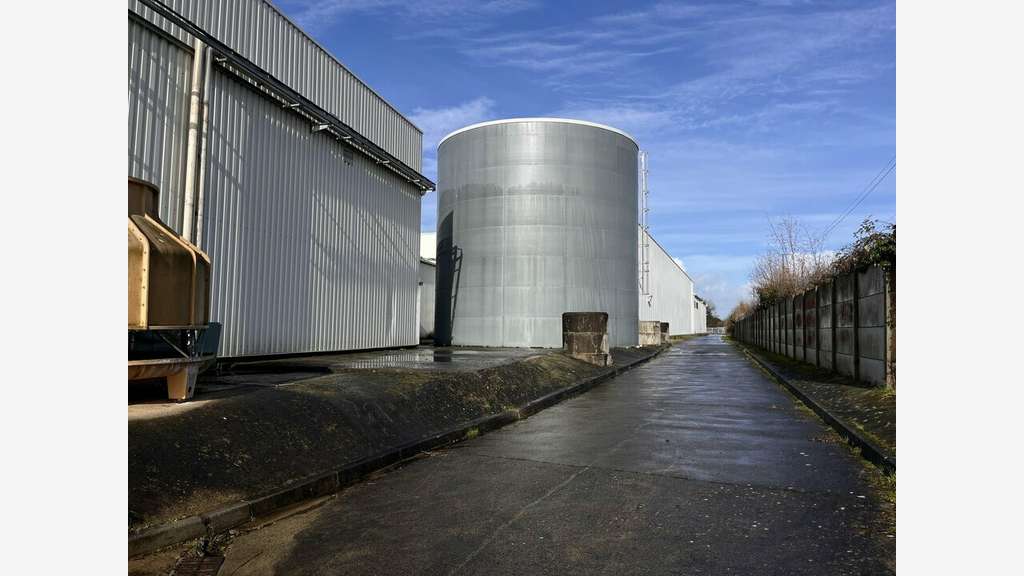Entrepôt logistique de 8700m² à vendre à Betton