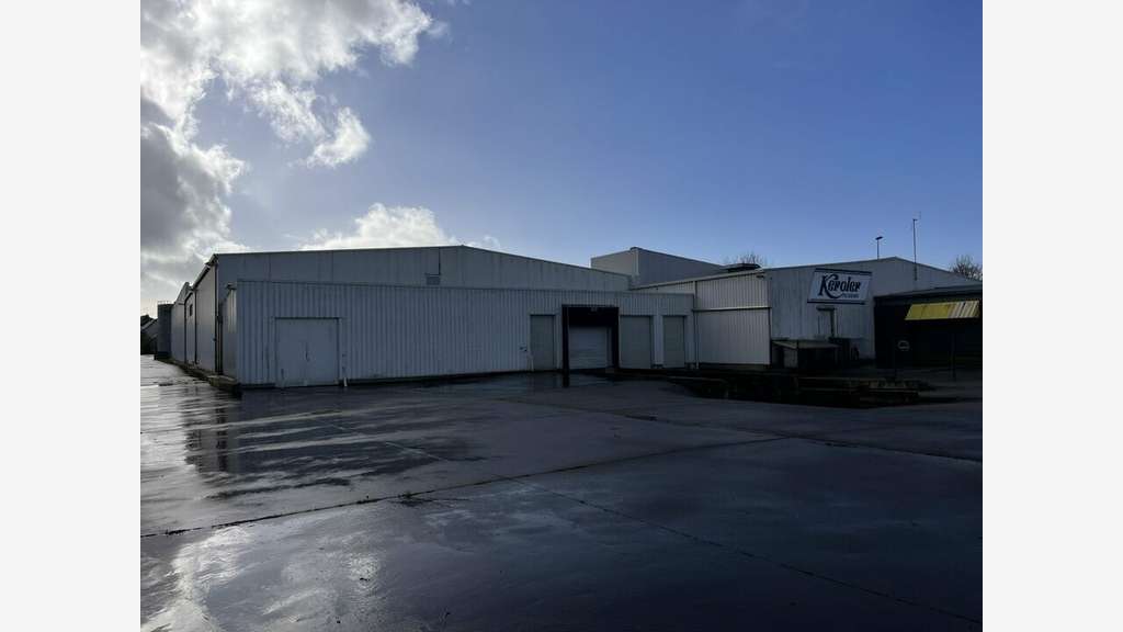 Entrepôt logistique de 8700m² à vendre à Betton