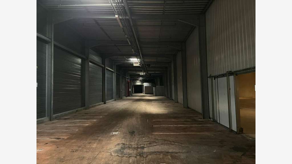 Entrepôt logistique de 8700m² à vendre à Betton
