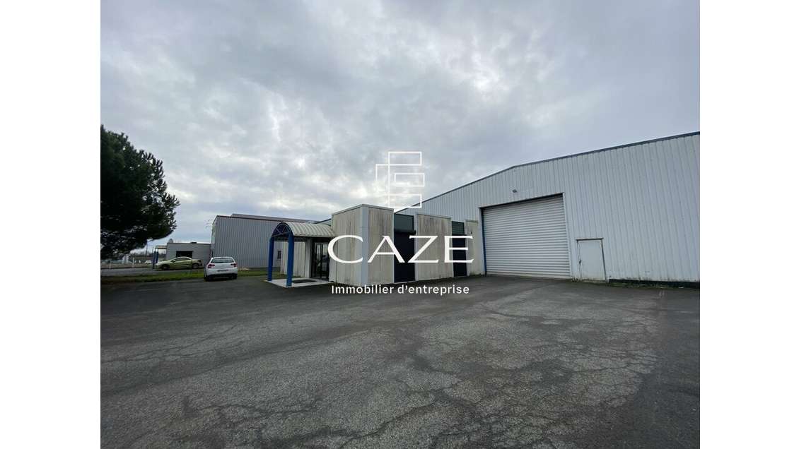Vente bâtiment de 2120m² à Beychac-et-Caillau 