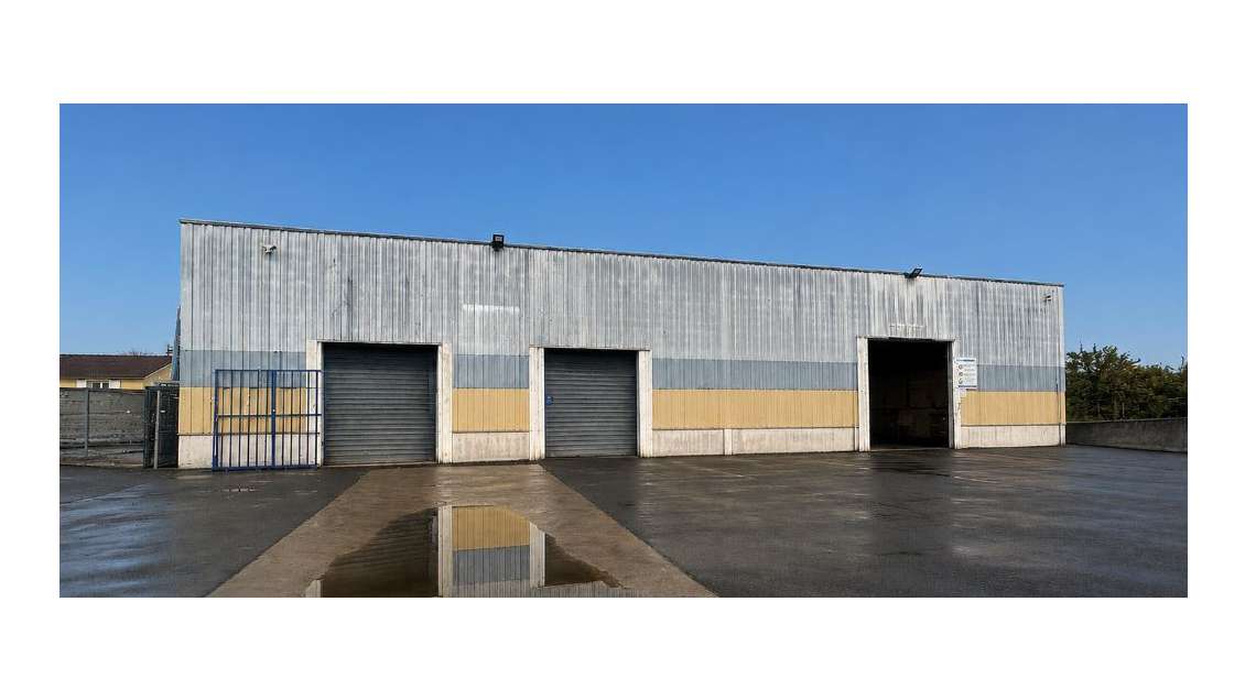 Entrepôt 3000m² à vendre à Beynost A42 