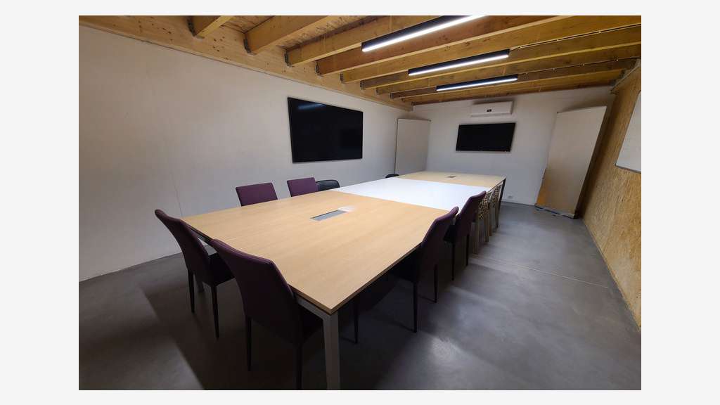 Locaux 822m² à vendre à Béziers Capiscol A9/A75