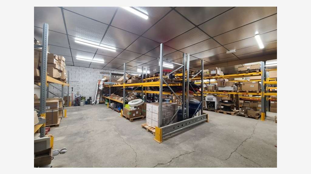 Locaux 822m² à vendre à Béziers Capiscol A9/A75