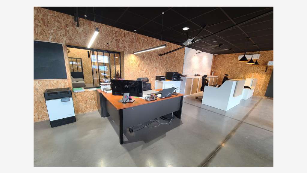 Locaux 822m² à vendre à Béziers Capiscol A9/A75