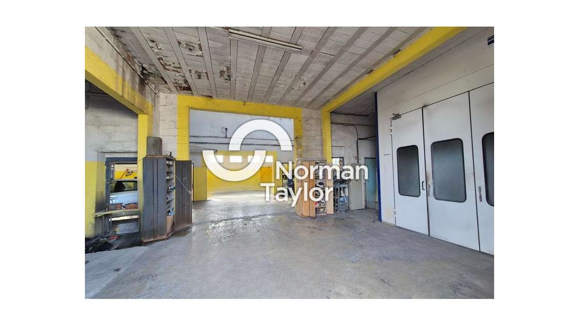 Local d'activité 1000m² à vendre Béziers Capiscol