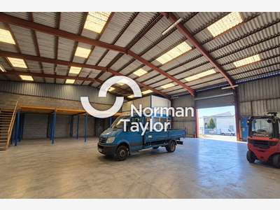 Local d'activité de 1000m² à vendre à Béziers