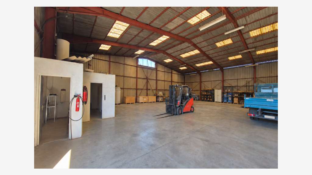 Local d'activité de 1000m² à vendre à Béziers