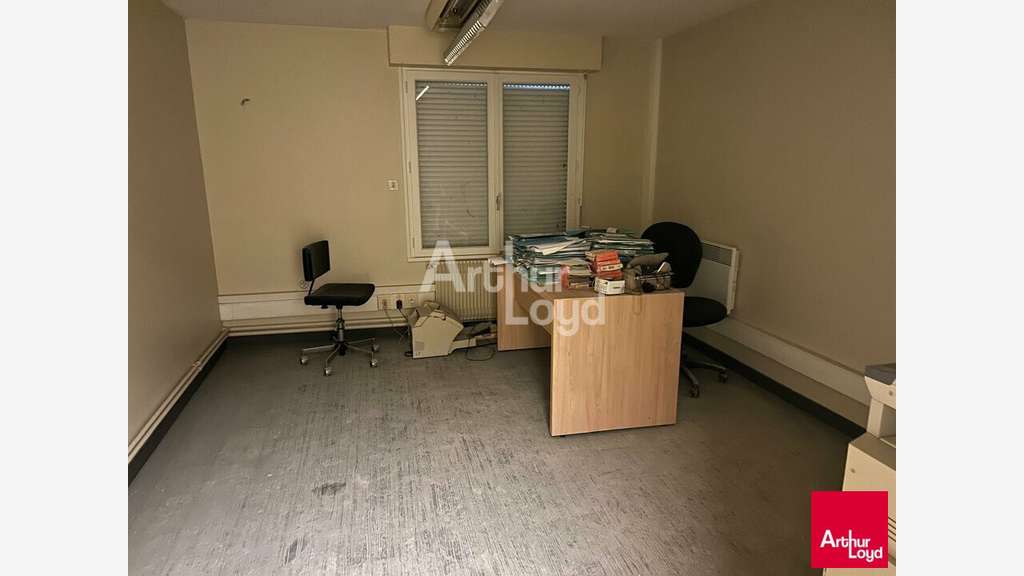 Local d'activité 851m² sur 5296m² à vendre à Blois