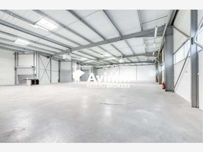 AV local activité 350m² parking Boissy l'Aillerie